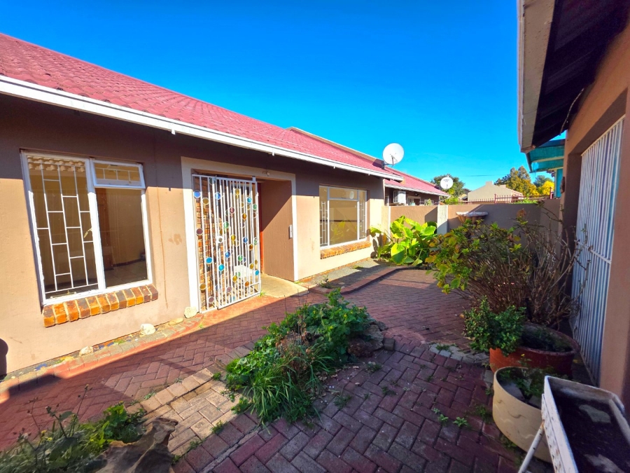2 Bedroom Property for Sale in Uitsig Free State